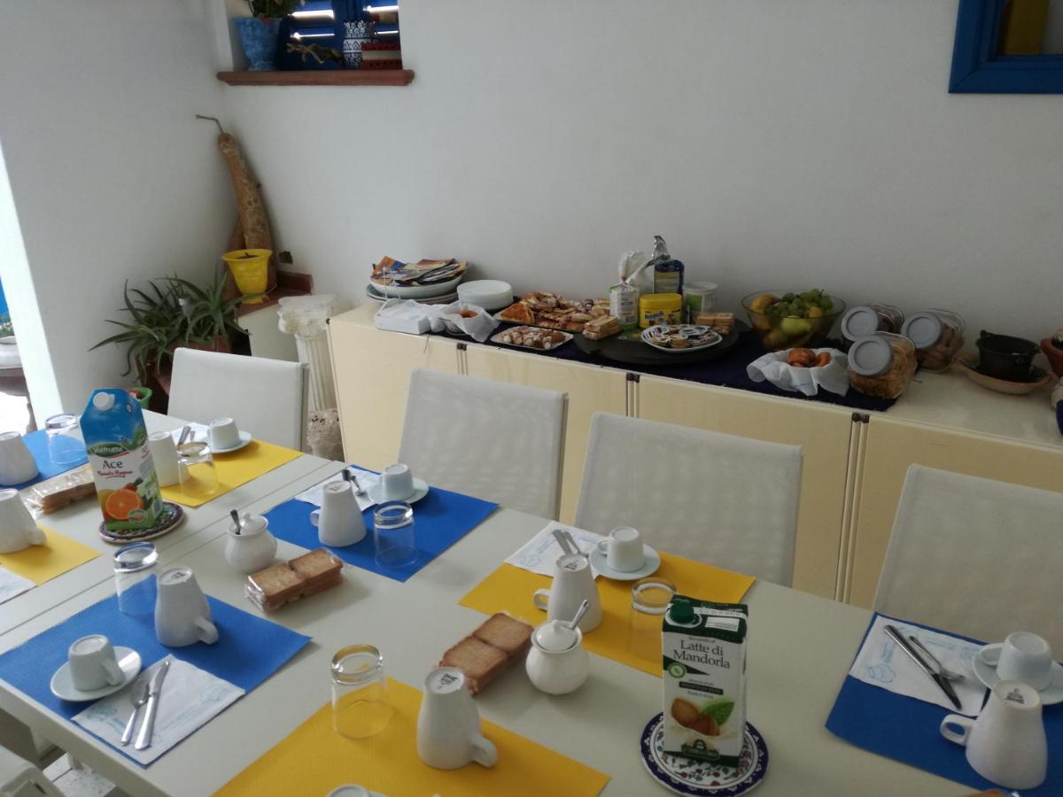 Mediterranea Guesthouse B&B Portopalo Di Capo Passero Eksteriør billede